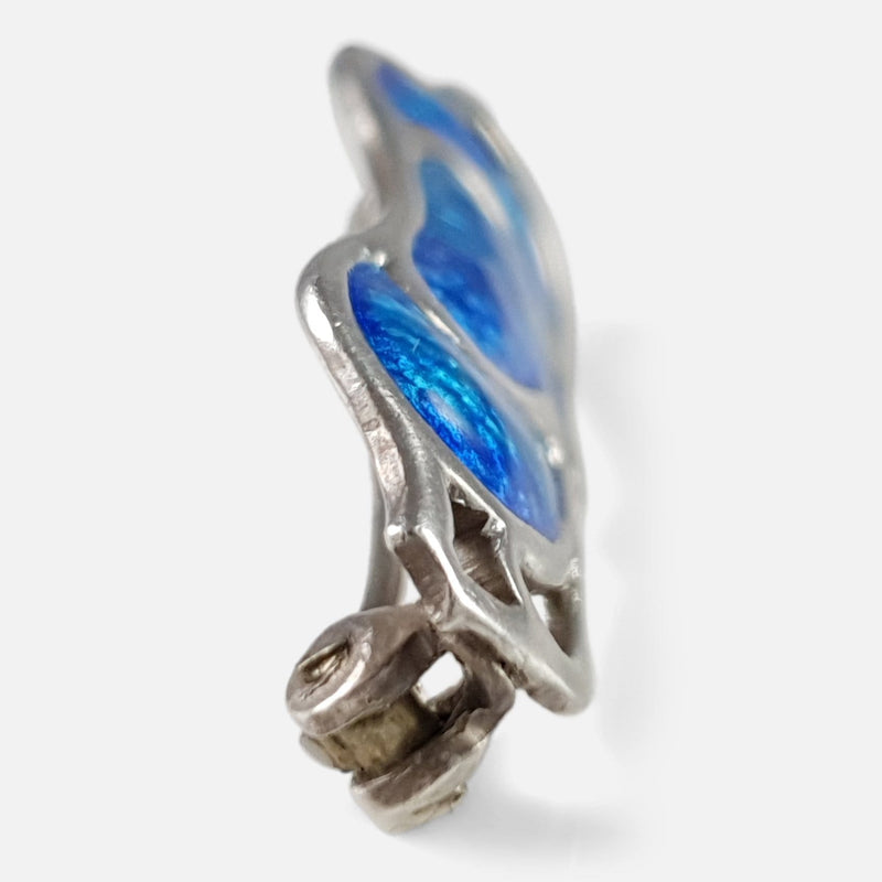 the brooch viewed from the left side on