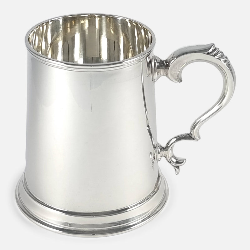 a side on view of the mug with handle point right