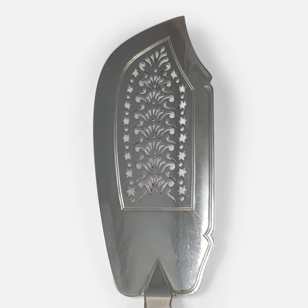 the pierced blade viewed vertically