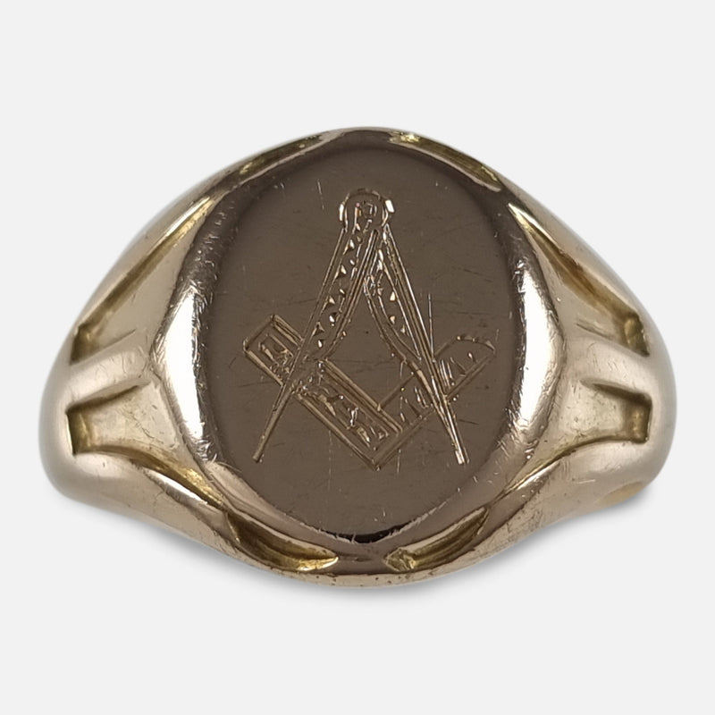 the 18ct yellow gold signet ring with engraved Masonic emblem, viewed from above