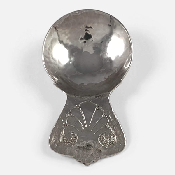 the tea caddy spoon viewed from the front