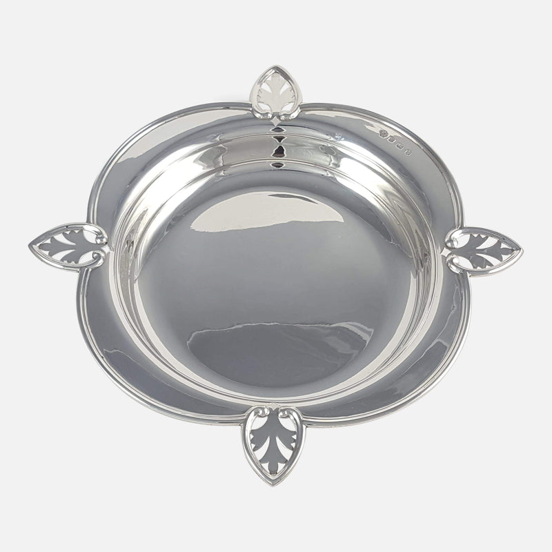 the George V sterling silver dish viewed from above