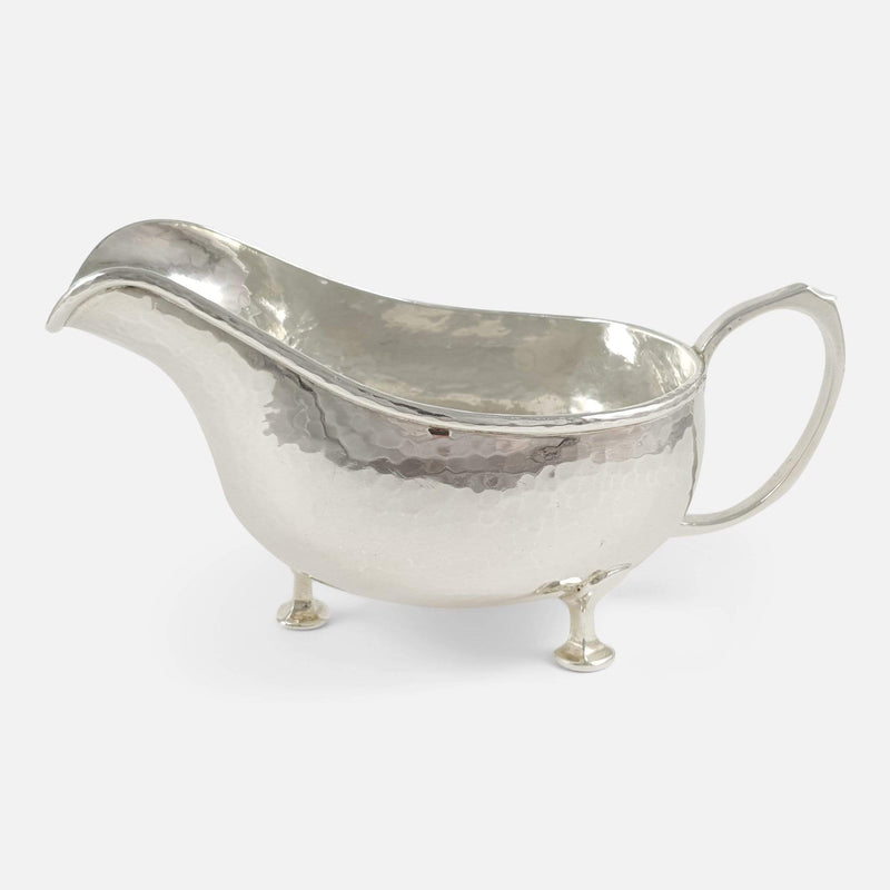 a side on view of the sauce boat