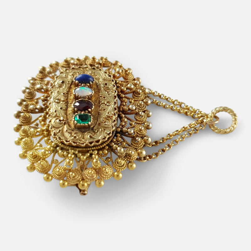 a side on view of the pendant