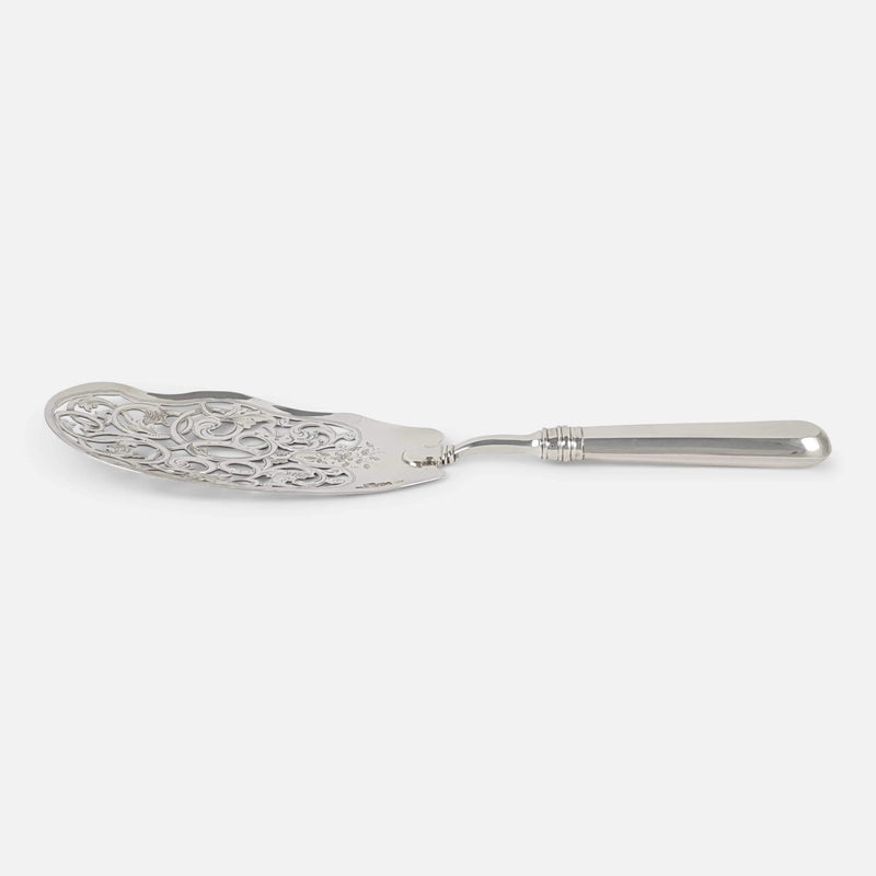 a side on view of the fish slice