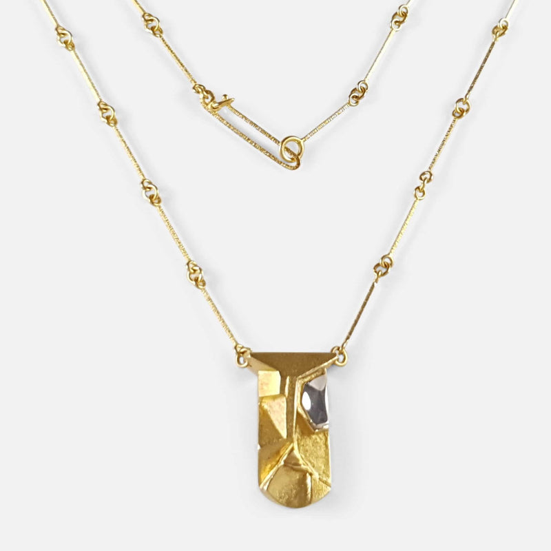 the Lapponia 14ct gold pendant necklace viewed from the front