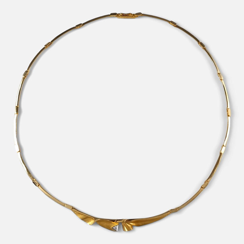 the Lapponia 18ct yellow gold diamond neck by Zoltan Popovits, viewed from above