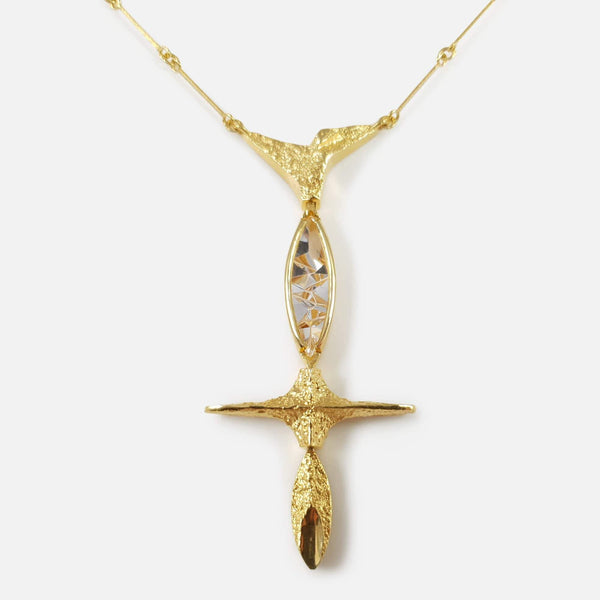 the 18ct gold Lapponia pendant viewed from the front