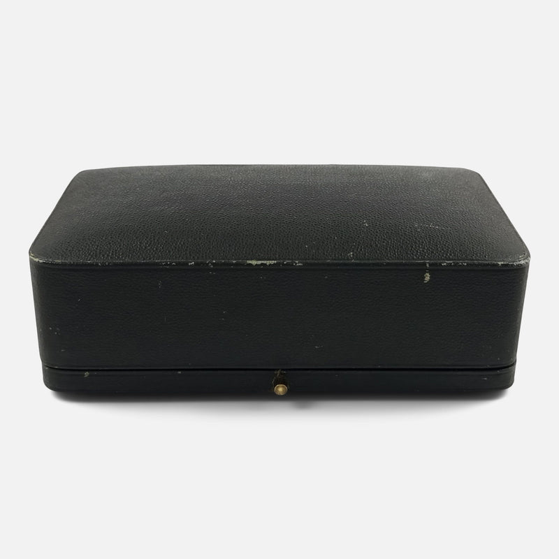 the box with lid closed