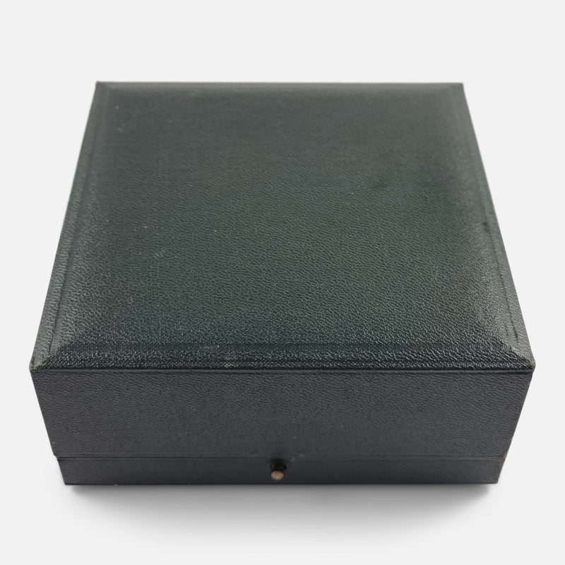 the napkin ring box with lid closed