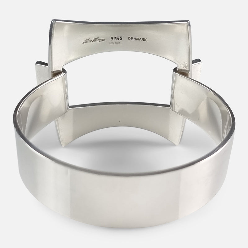 the bangle viewed from the back