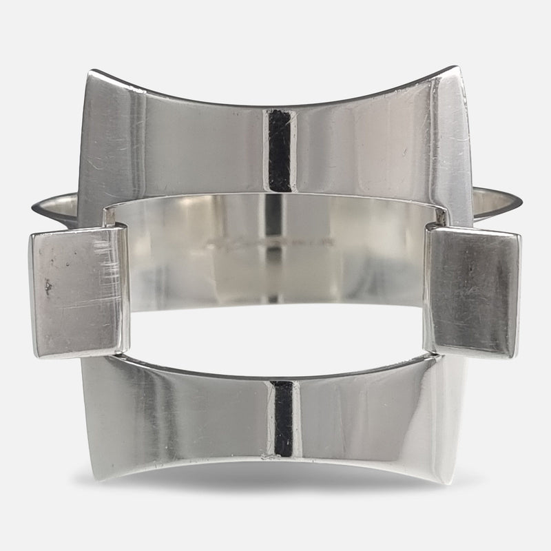 the bangle viewed face on