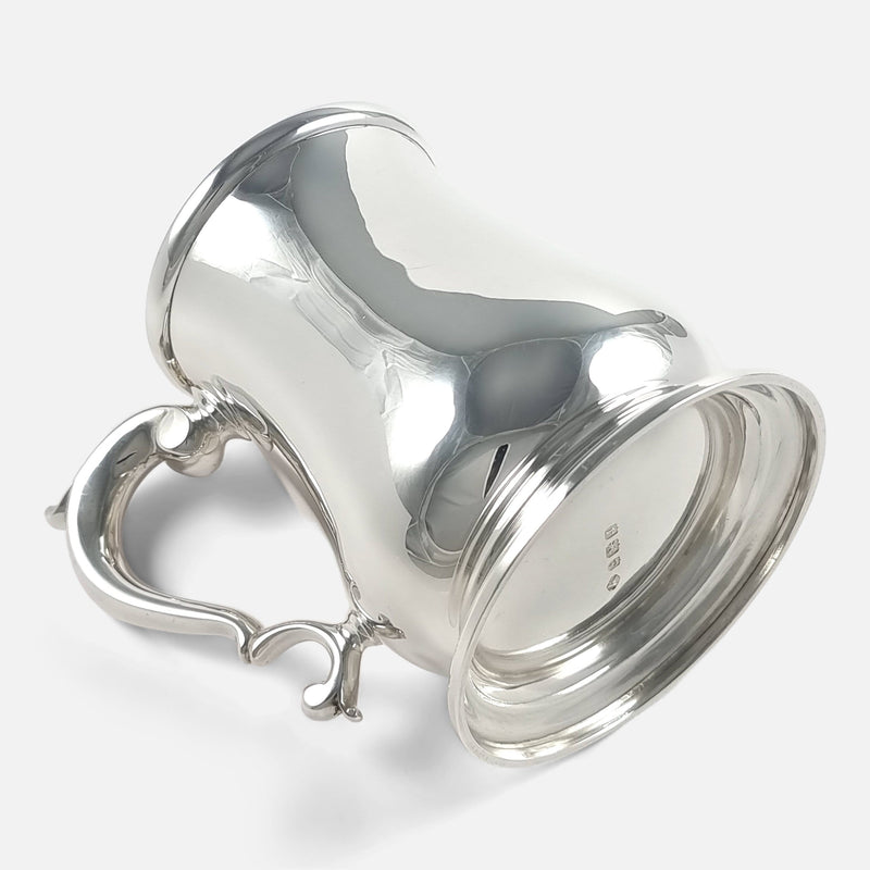 the mug placed on its side