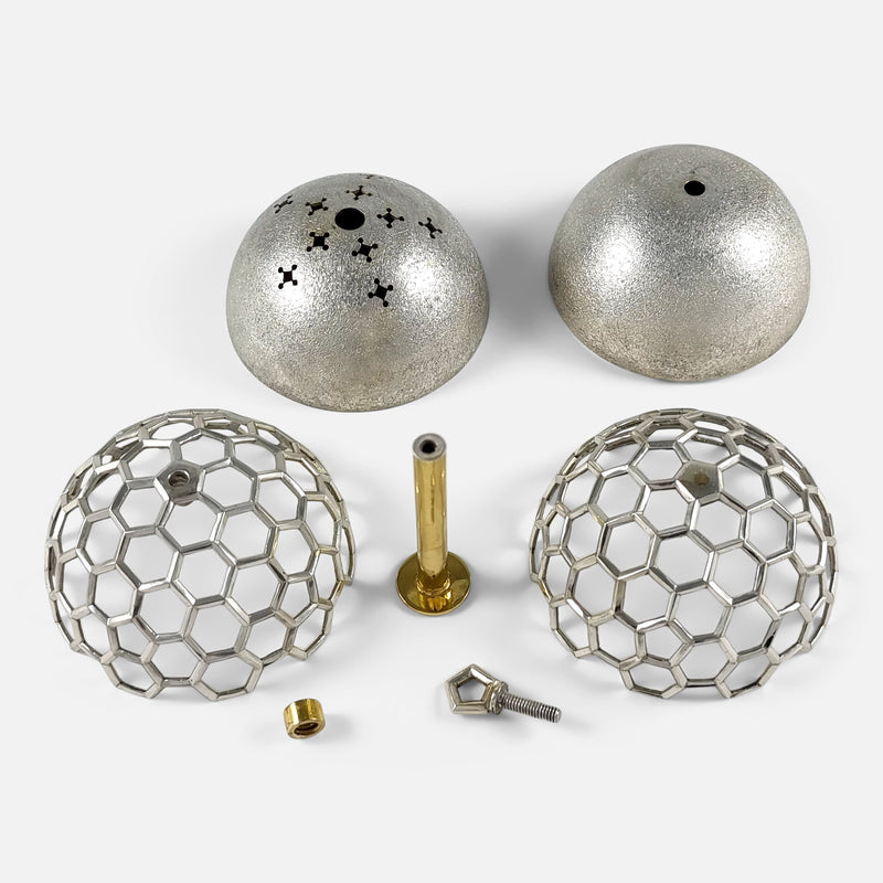 all the components of the pomander separated