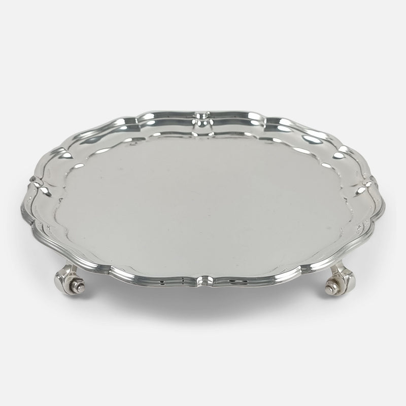 the salver viewed from the front