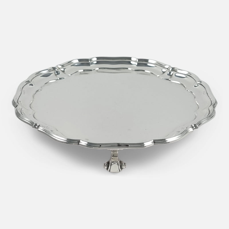 the salver rotated to be vewed from another angle