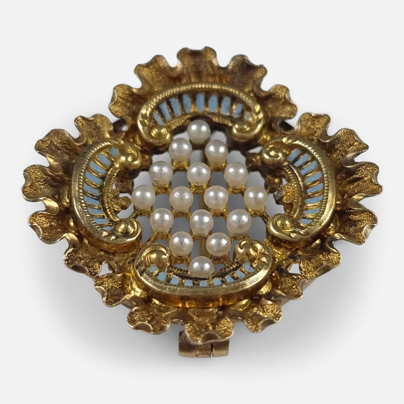 the brooch viewed from the side