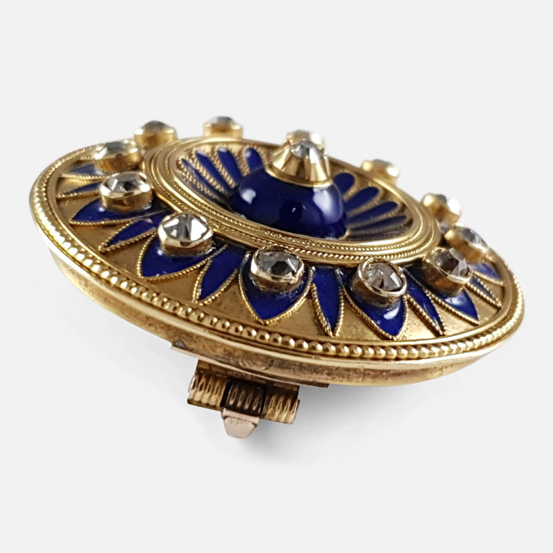 the brooch viewed from the left side on