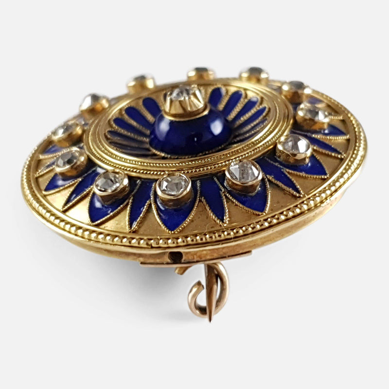 the brooch viewed from the right side on