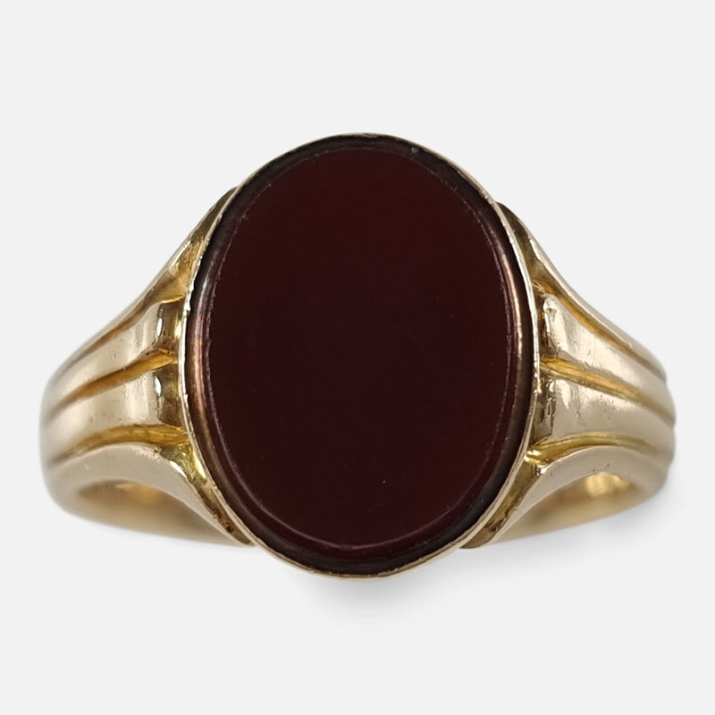The Victorian 18ct yellow gold carnelian signet ring viewed from above