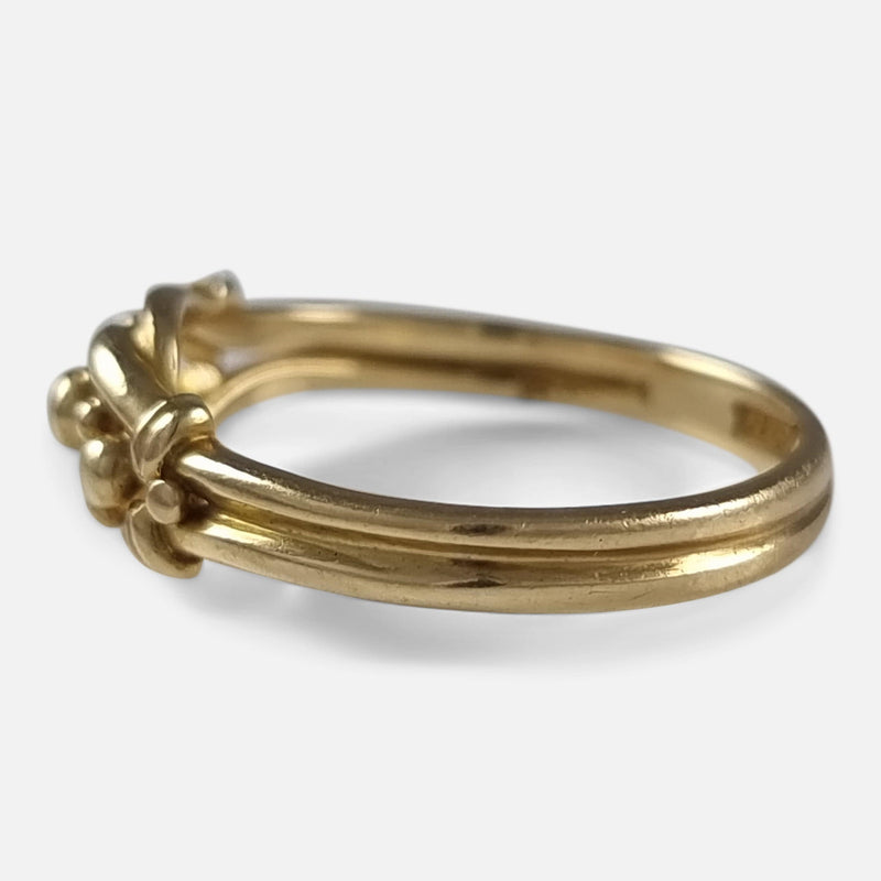a side on view of the ring