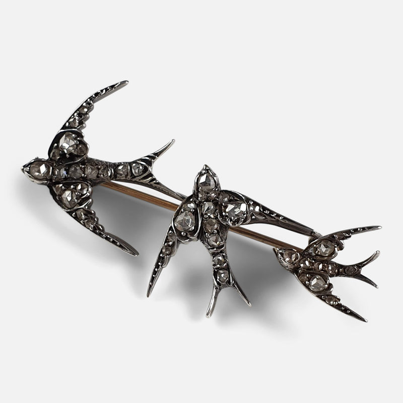 the brooch viewed diagonally
