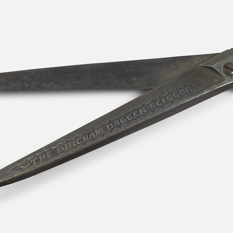 'The Bircham Dagger Scissors' marks on the blade