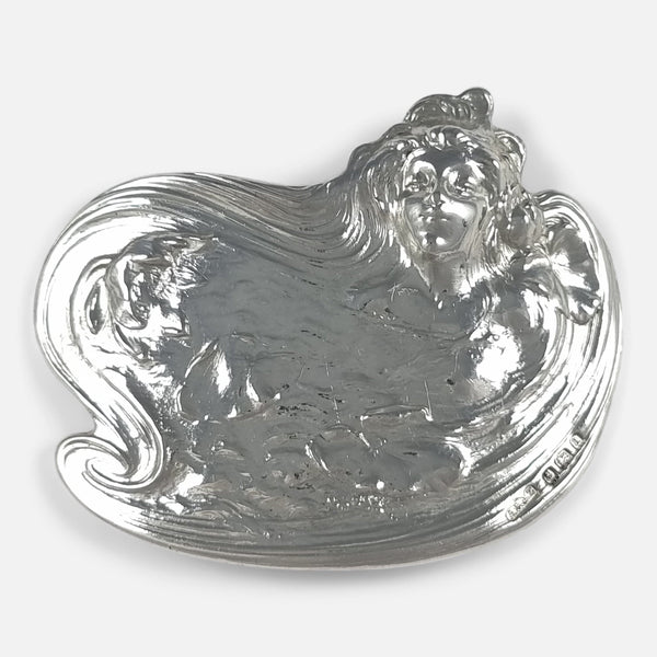 the Victorian Art Nouveau style sterling silver belt buckle viewed from the front