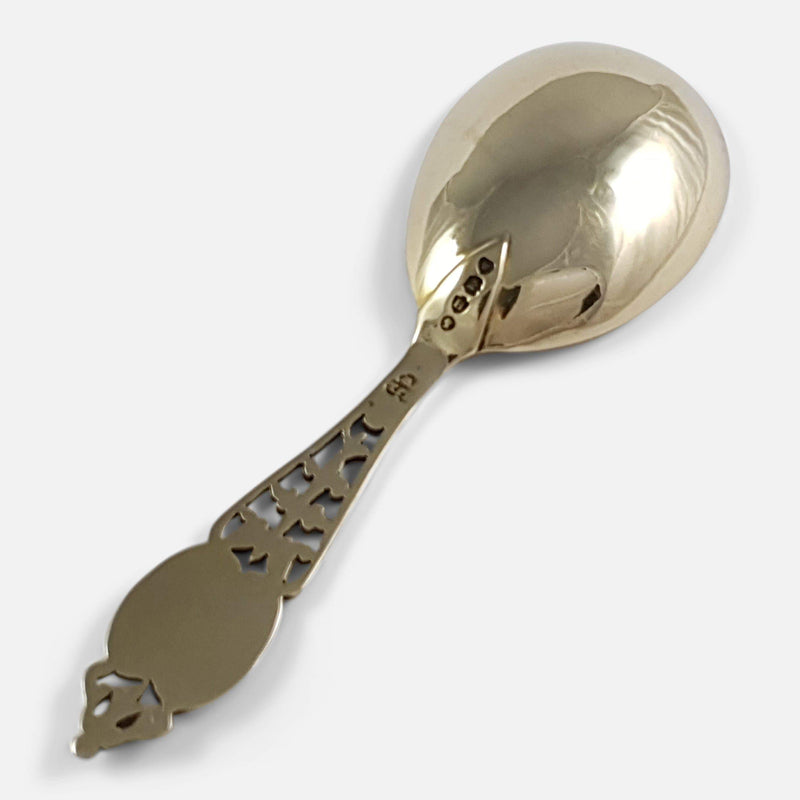 the spoon viewed from the back diagonally