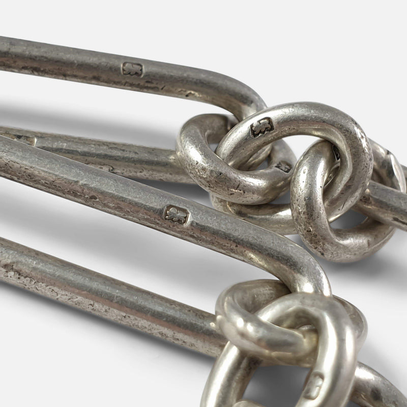 the silver hallmarks to the chain links